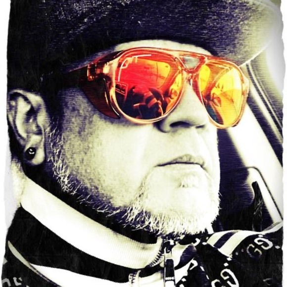 Meet your Posher, Casey - Picture 1 of 1